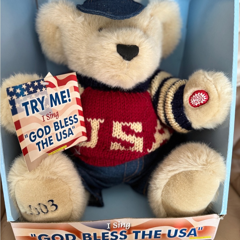 Dan-Dee Plush Singing Teddy Bear God Bless USA NIB 2003 Red White Blue Preppy